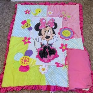 Minnie Mouse Crib comforter and crib sheet